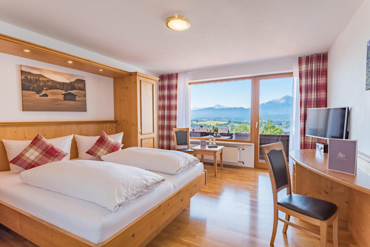 Hartungs Hoteldorf Фюссен Экстерьер фото